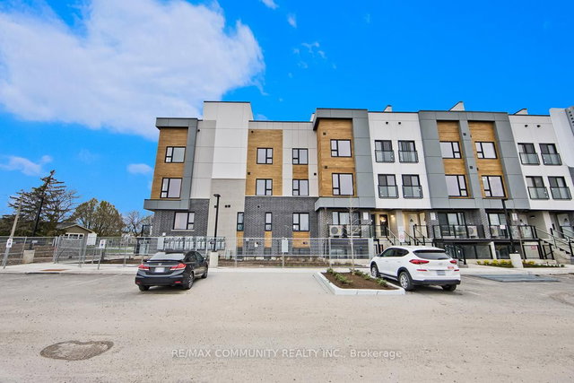 303A - 16 Melbourne Avenue