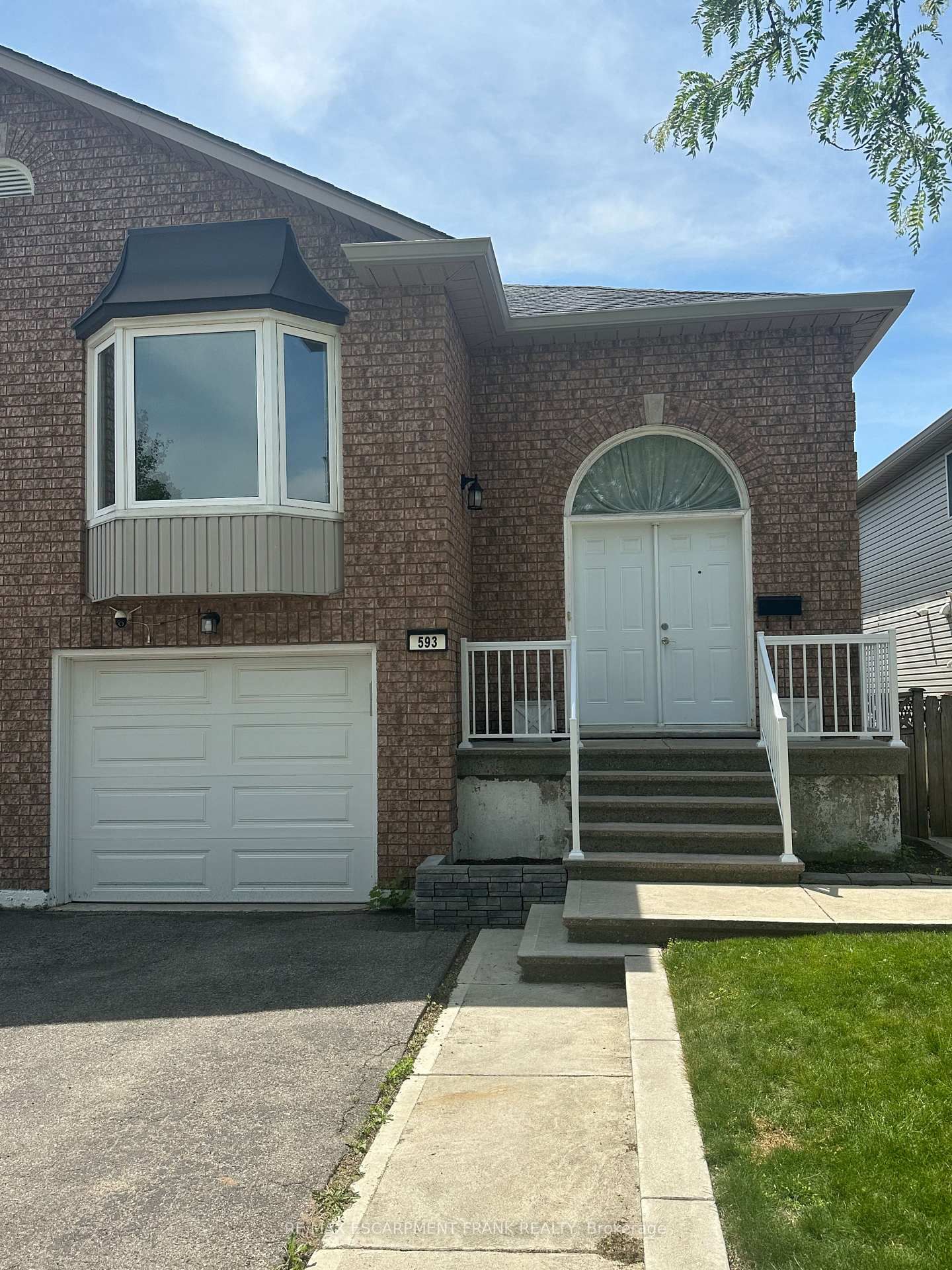 593 Grey Street • Brantford, ON photo 3