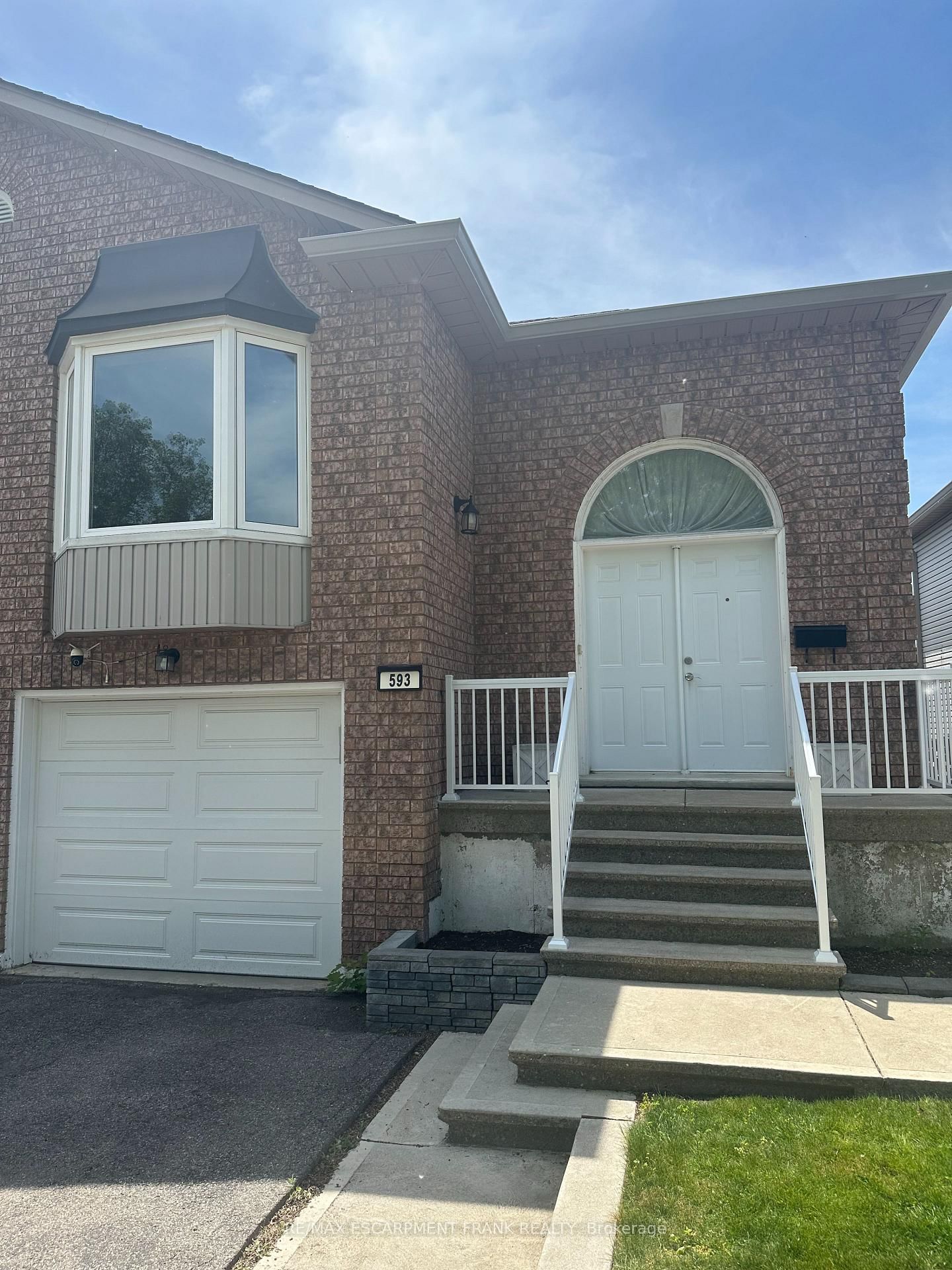 593 Grey Street • Brantford, ON photo 4