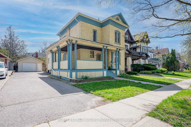 25 Ahrens Street W