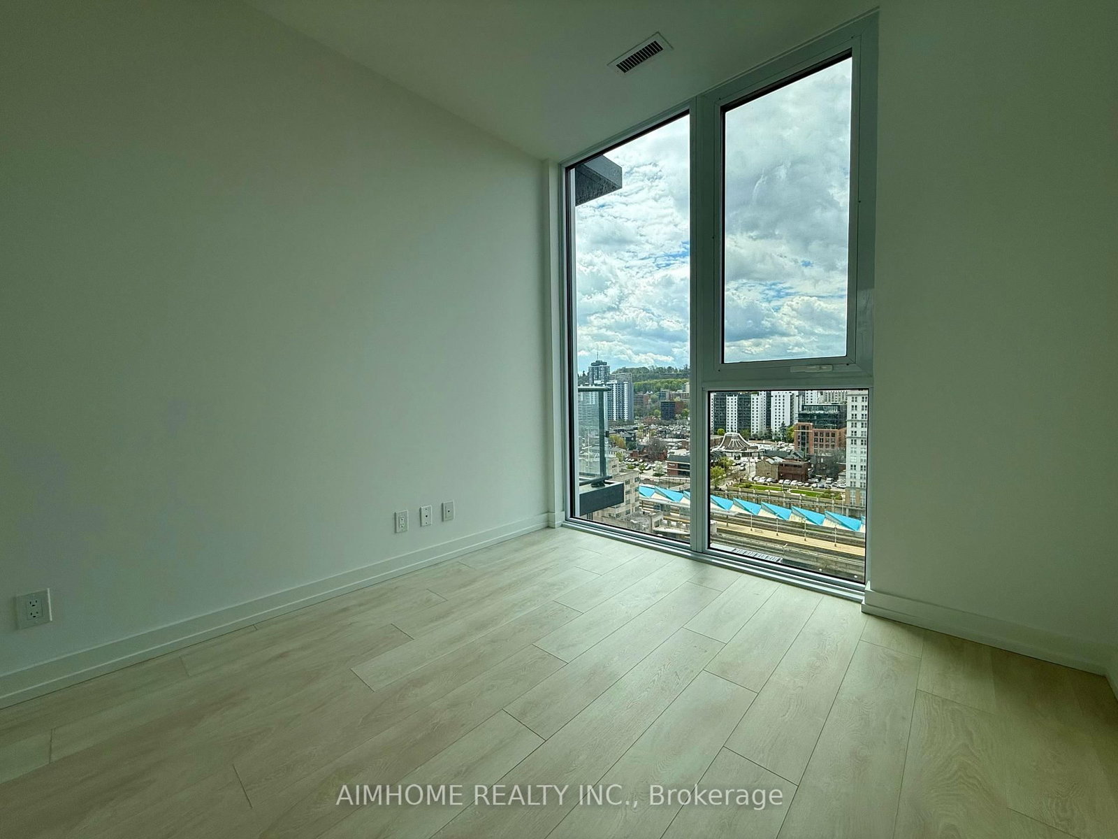 75 James Street S, Unit 1521 - Photo 10