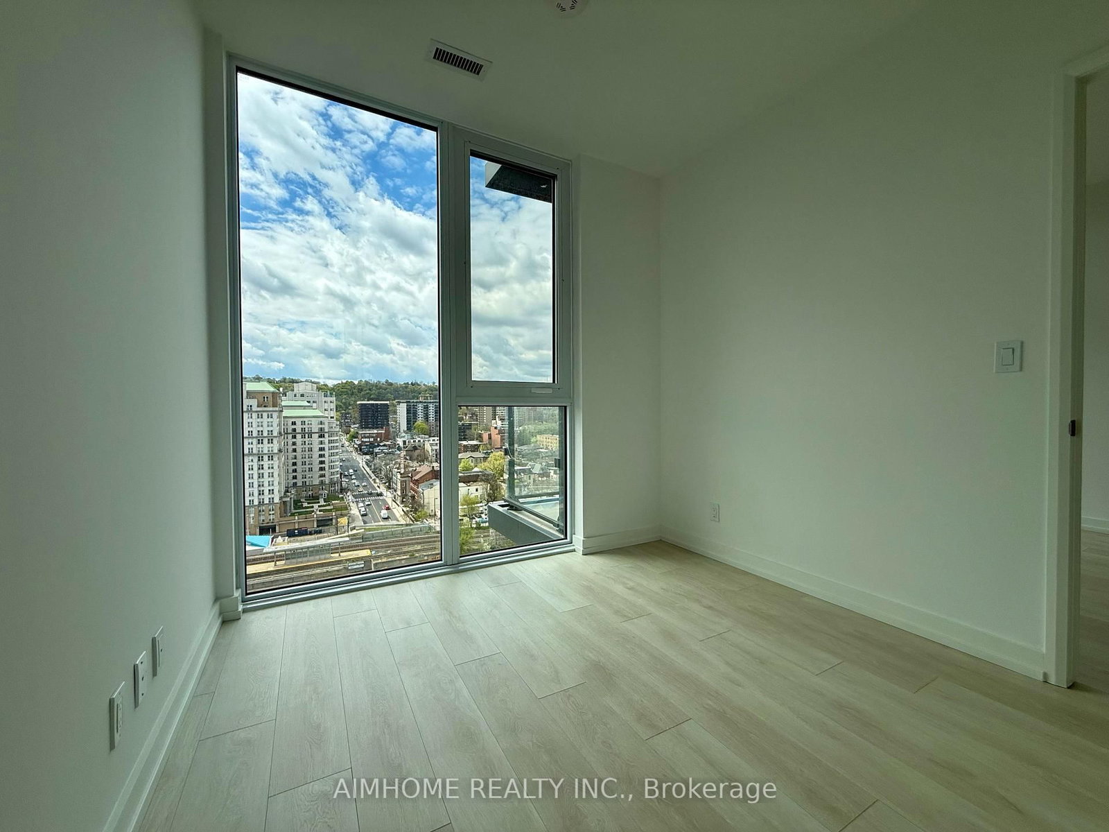 75 James Street S, Unit 1521 - Photo 11