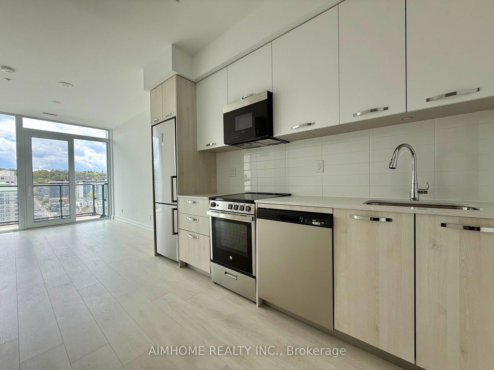 75 James Street S, Unit 1521 - Photo 6