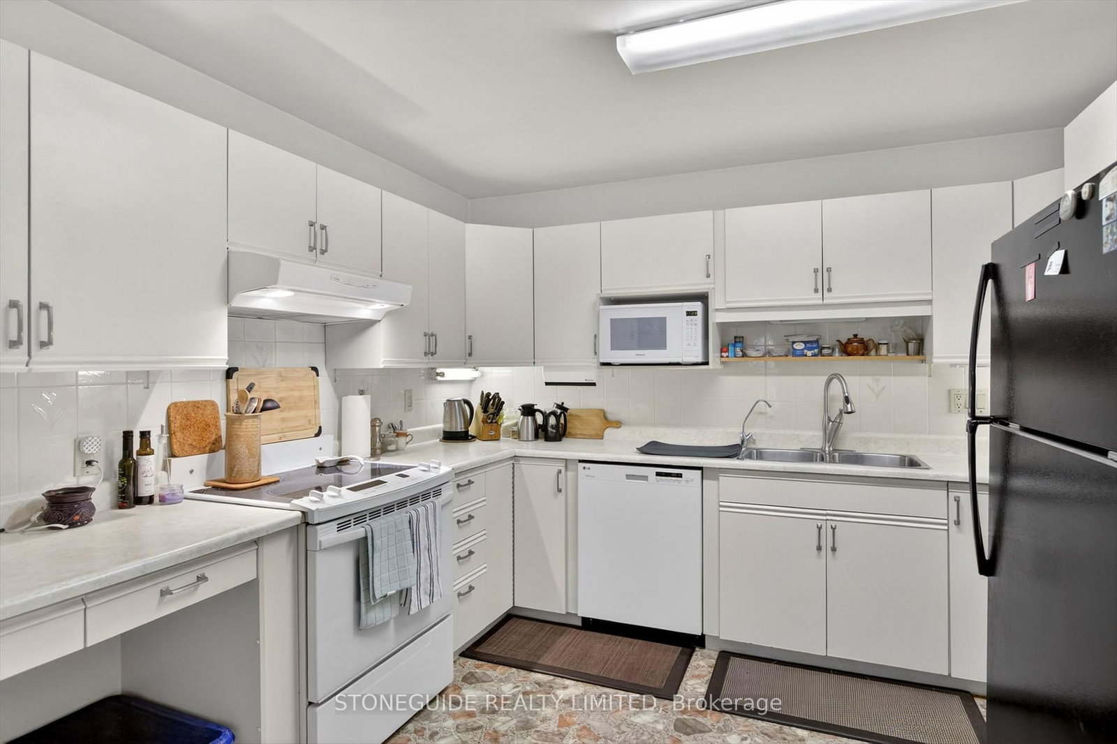 21 Paddock Wood • ##10 • Peterborough, ON photo 14