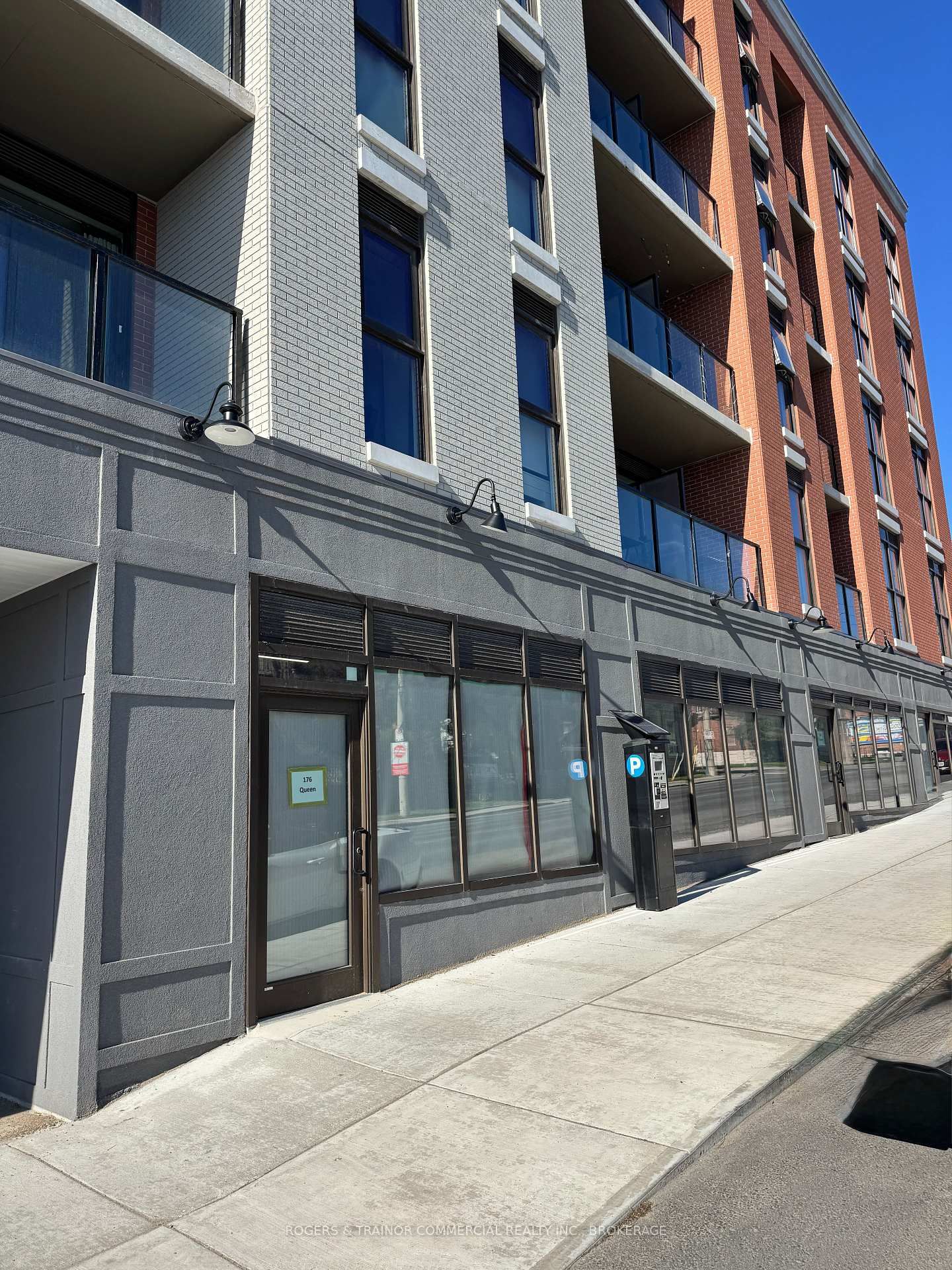 223 PRINCESS Street, Unit 105 - Photo 2