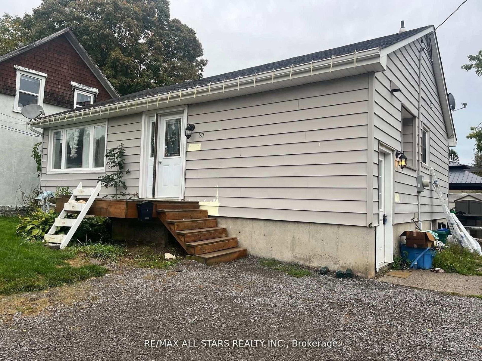 27 Margaret Street • Port Hope, ON photo 2