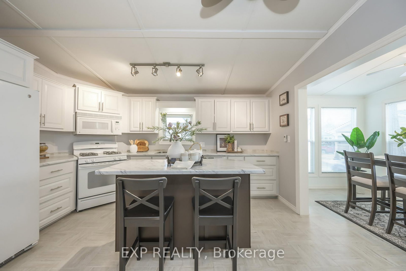 22790 Amiens Road • #51 • Middlesex Centre, ON photo 12