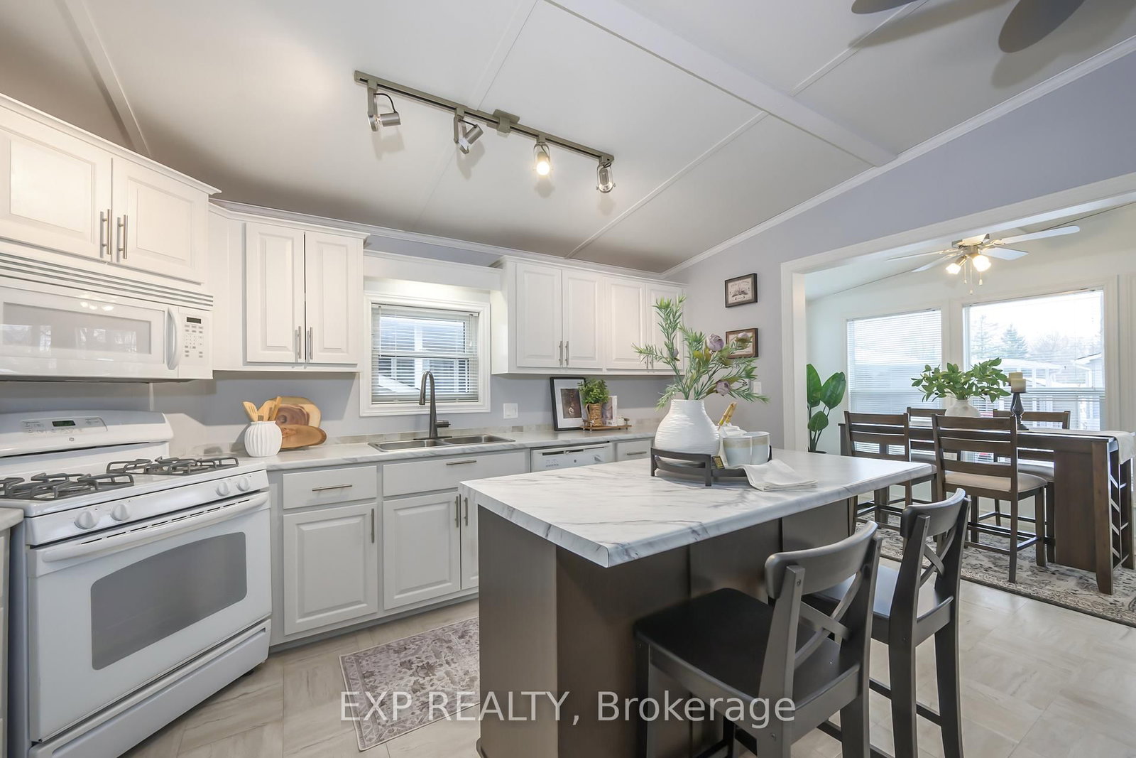 22790 Amiens Road • #51 • Middlesex Centre, ON photo 17