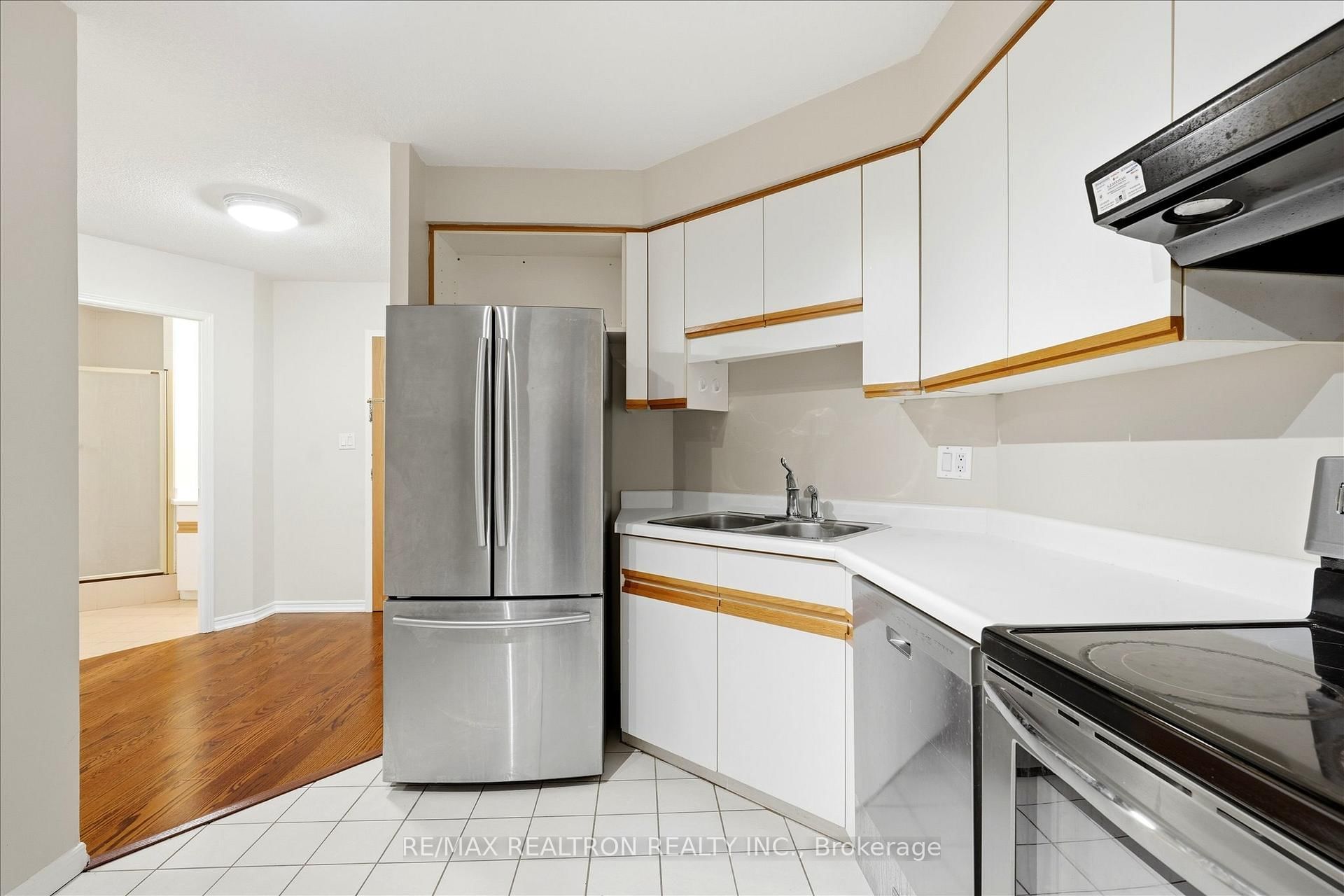 695 Richmond Street, Unit 1006