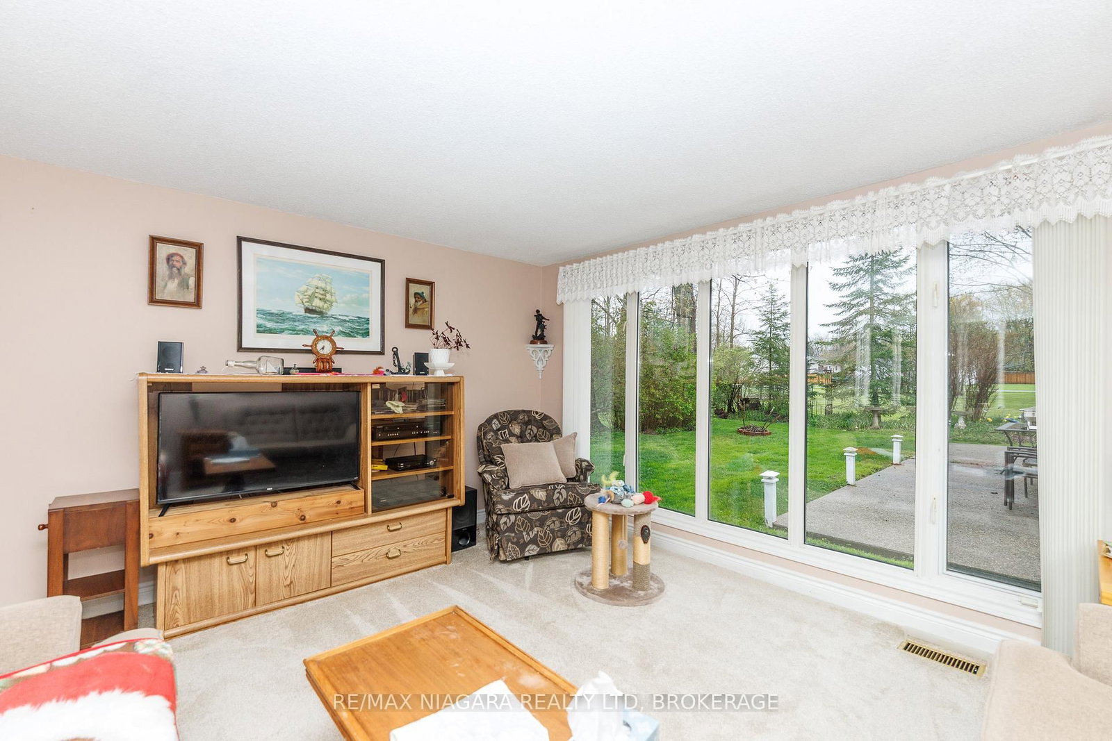 Detached House sold at 2997 Poplar Avenue, Fort Erie, Ontario, L0S 1N0 - Ridgeway - MLS: X13106940
