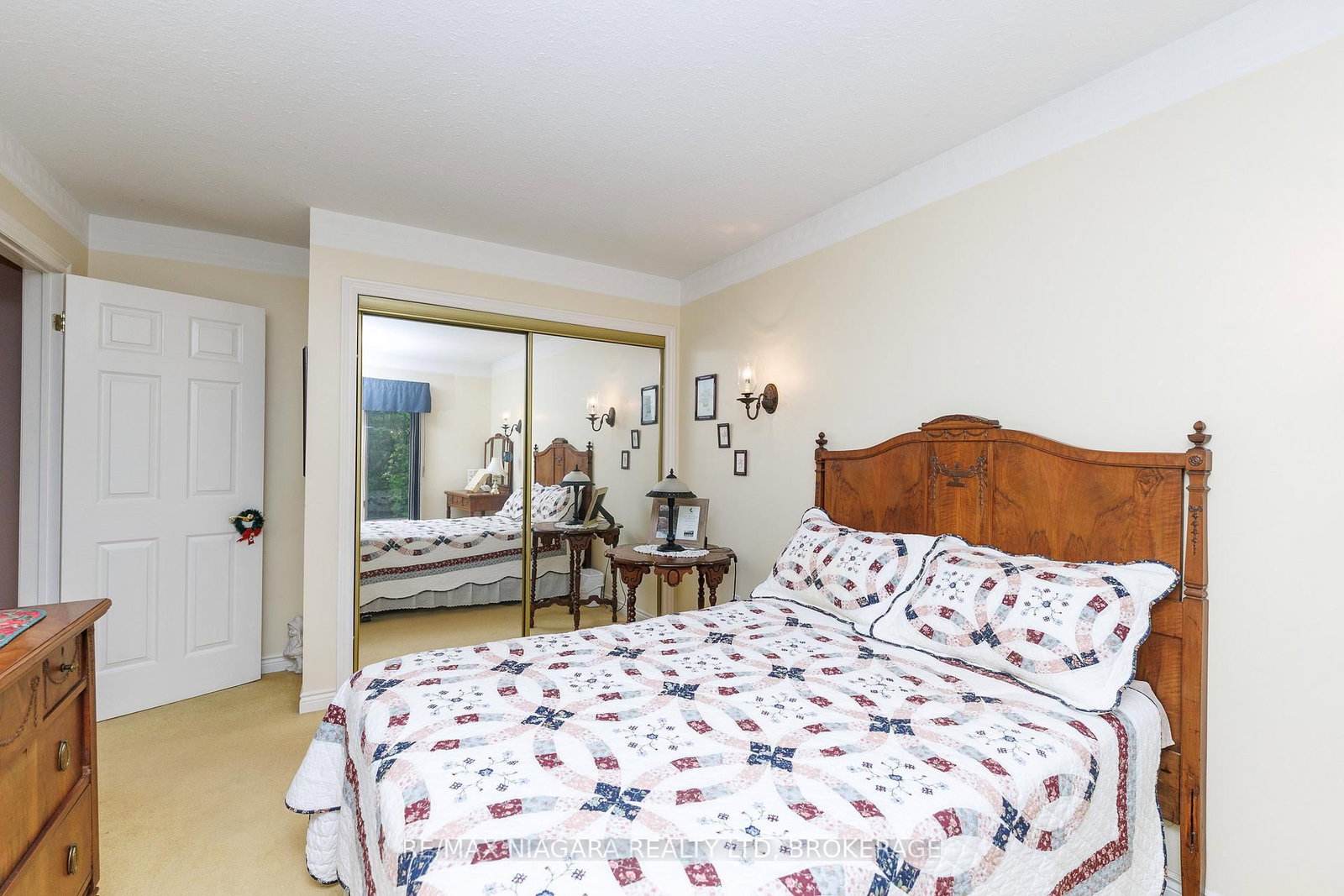 Detached House sold at 2997 Poplar Avenue, Fort Erie, Ontario, L0S 1N0 - Ridgeway - MLS: X13106940