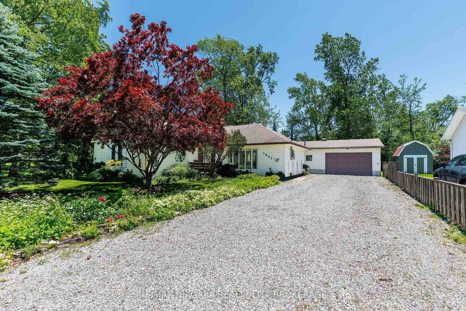 Detached House sold at 2997 Poplar Avenue, Fort Erie, Ontario, L0S 1N0 - Ridgeway - MLS: X13106940