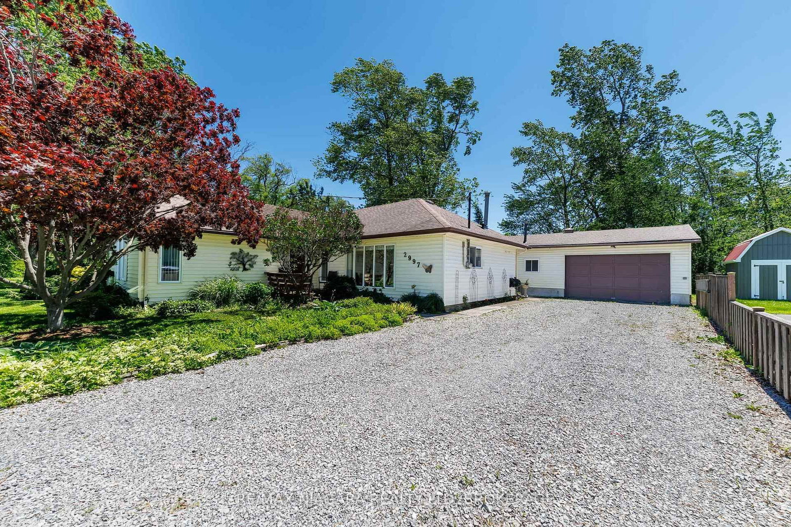 Detached House sold at 2997 Poplar Avenue, Fort Erie, Ontario, L0S 1N0 - Ridgeway - MLS: X13106940