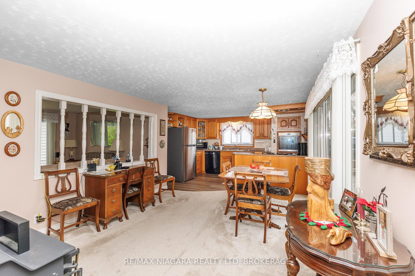 Detached House sold at 2997 Poplar Avenue, Fort Erie, Ontario, L0S 1N0 - Ridgeway - MLS: X13106940
