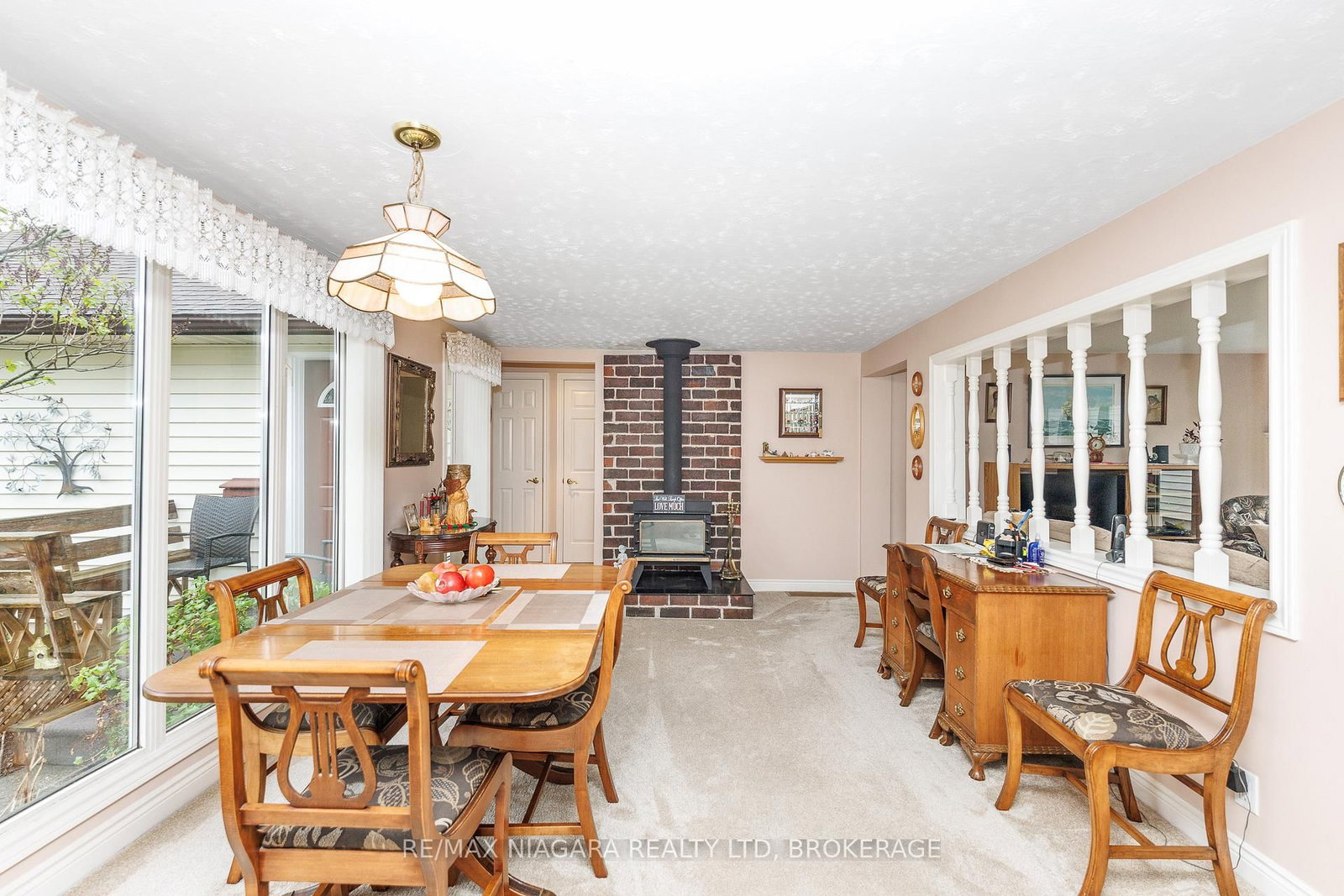 Detached House sold at 2997 Poplar Avenue, Fort Erie, Ontario, L0S 1N0 - Ridgeway - MLS: X13106940