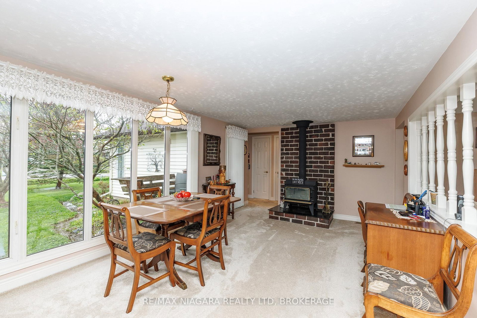 Detached House sold at 2997 Poplar Avenue, Fort Erie, Ontario, L0S 1N0 - Ridgeway - MLS: X13106940