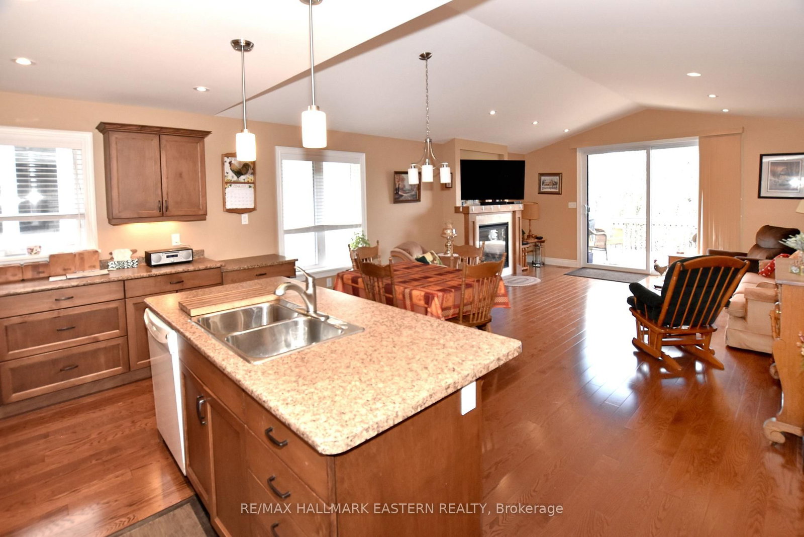 428 Raymond Street • Peterborough, ON photo 6