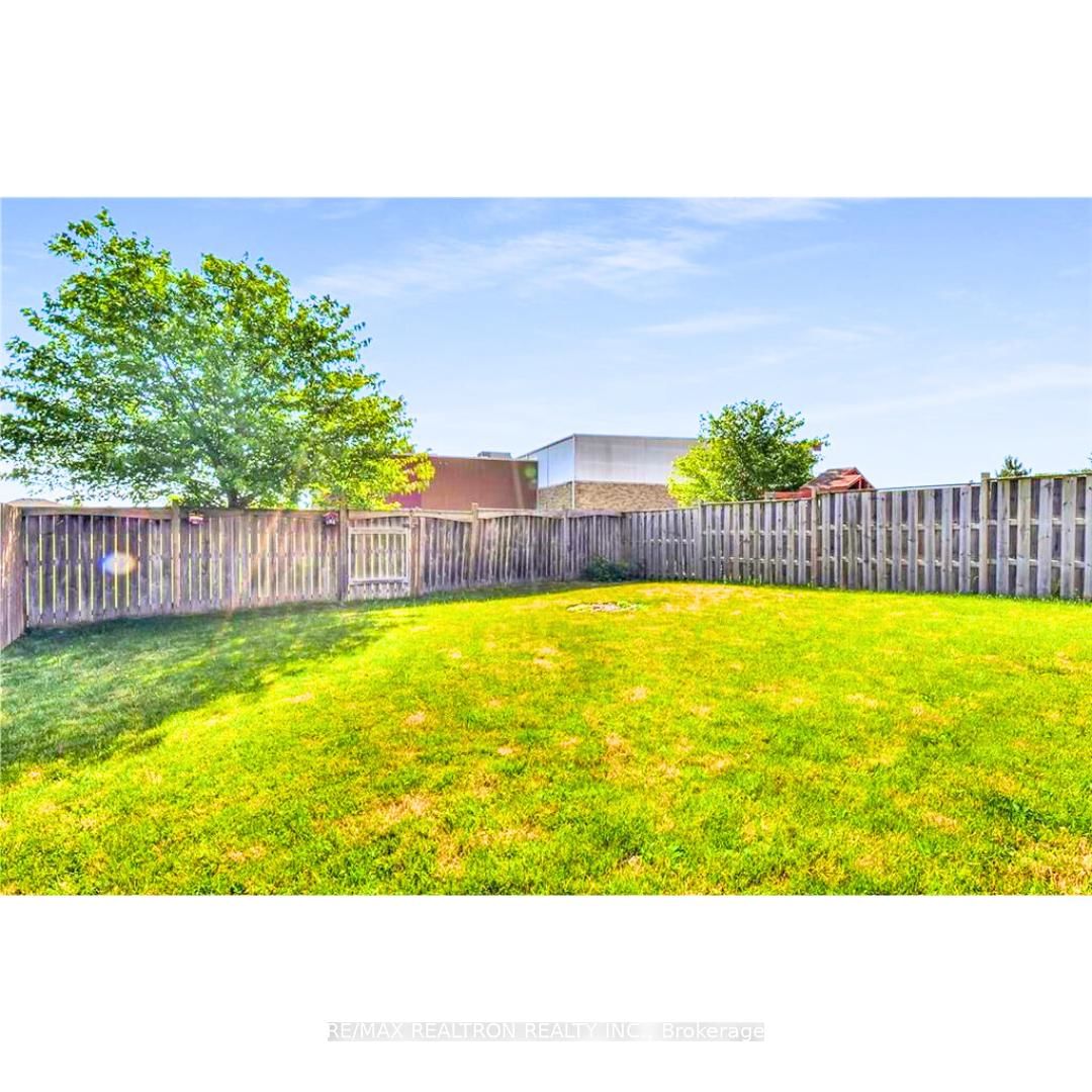 Basement Apt - 2062 Cherrywood Trail, London North 2