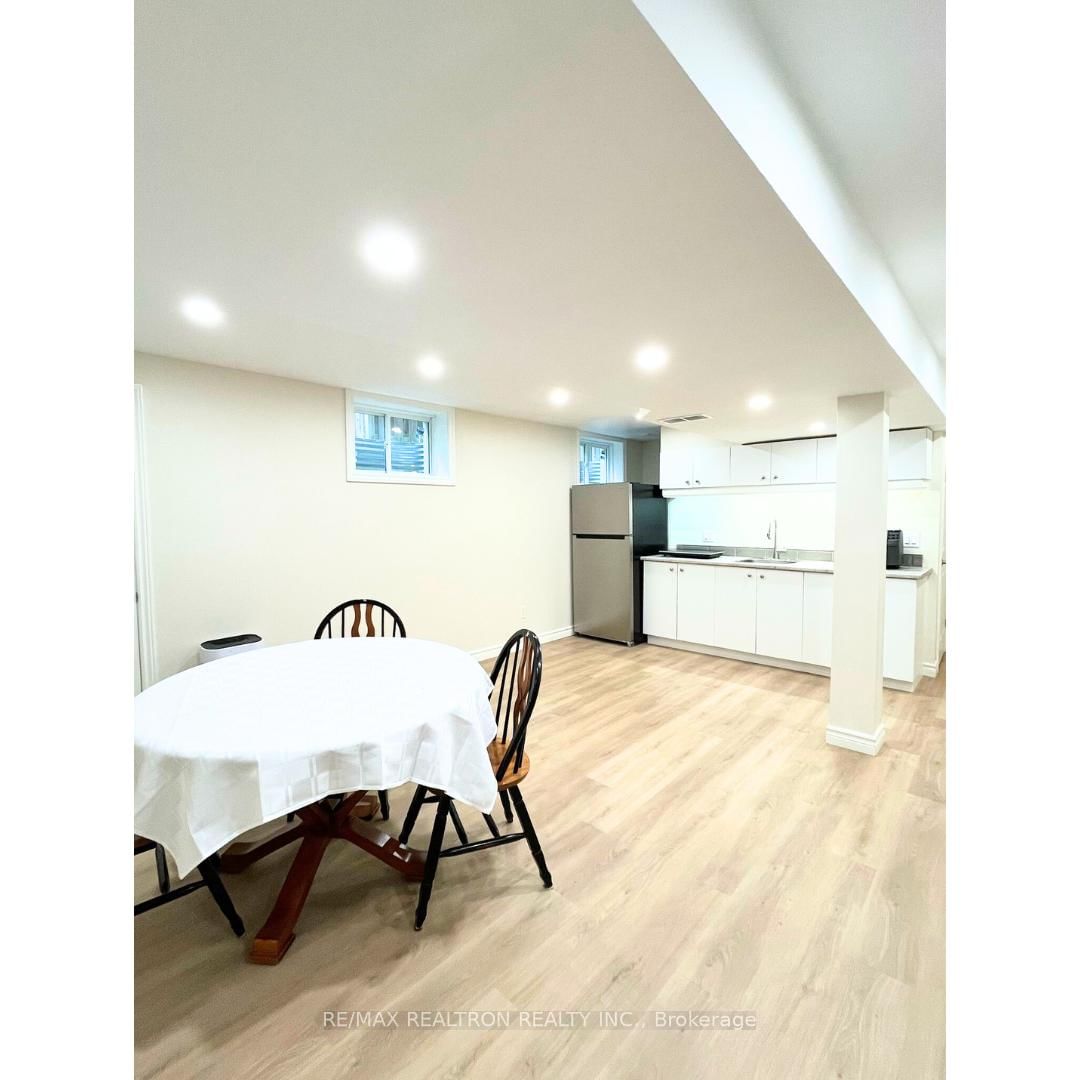 Basement Apt - 2062 Cherrywood Trail, London North 4