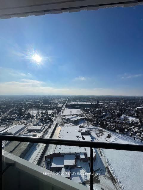 25 WELLINGTON Street S, Unit 3505