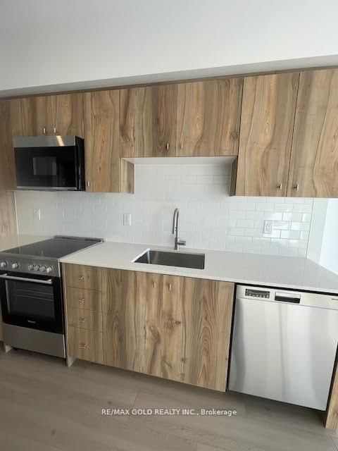 25 WELLINGTON Street S, Unit 3505 - Photo 5