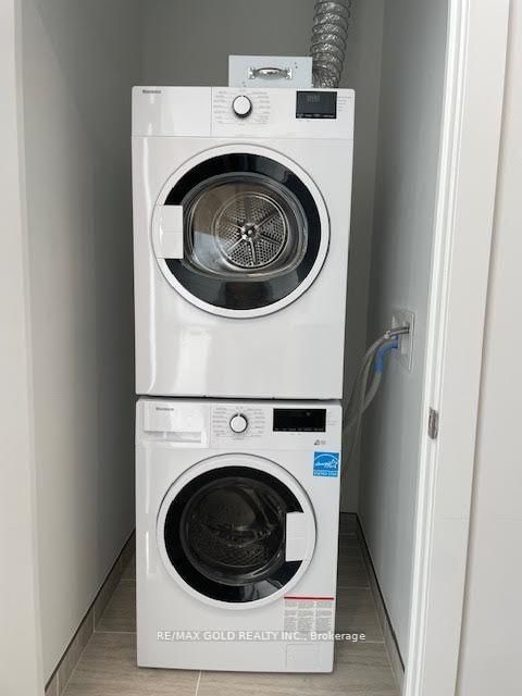 25 WELLINGTON Street S, Unit 3505 - Photo 9