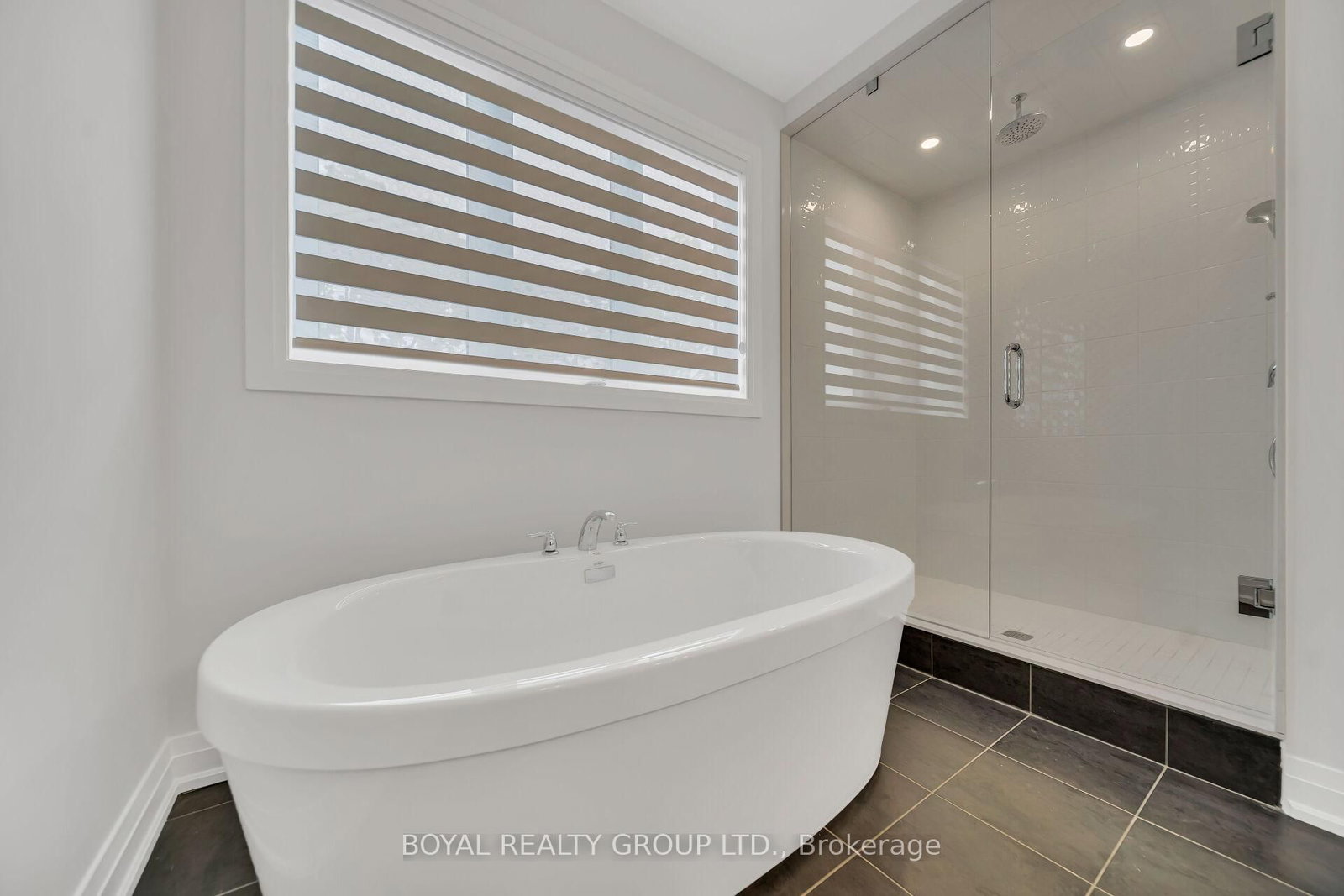 137 Harwood Avenue - Photo 4