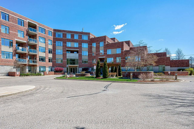 101 - 400 Romeo Street N