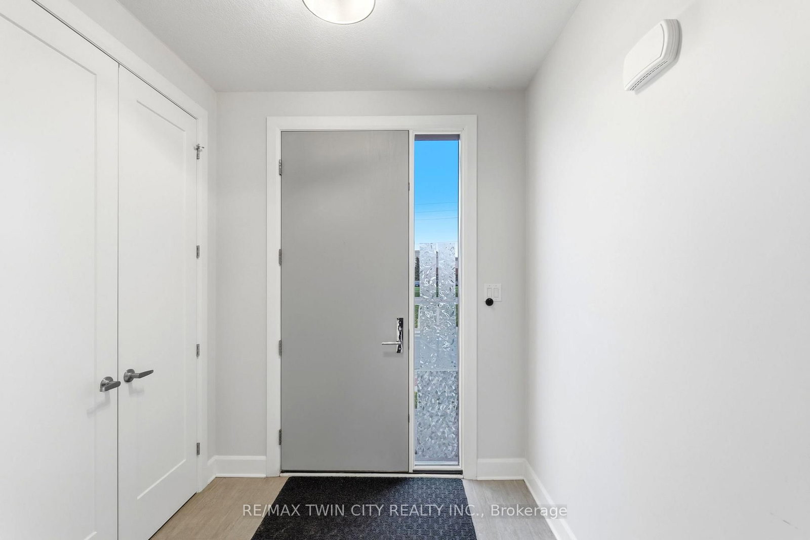 499 Sophia Crescent, Unit 56 - Photo 4