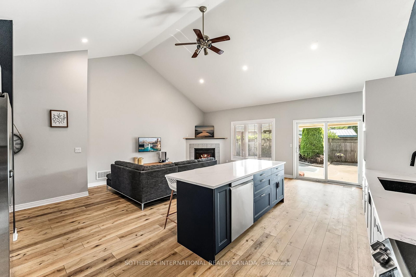 2 Rapley Boulevard - Photo 24