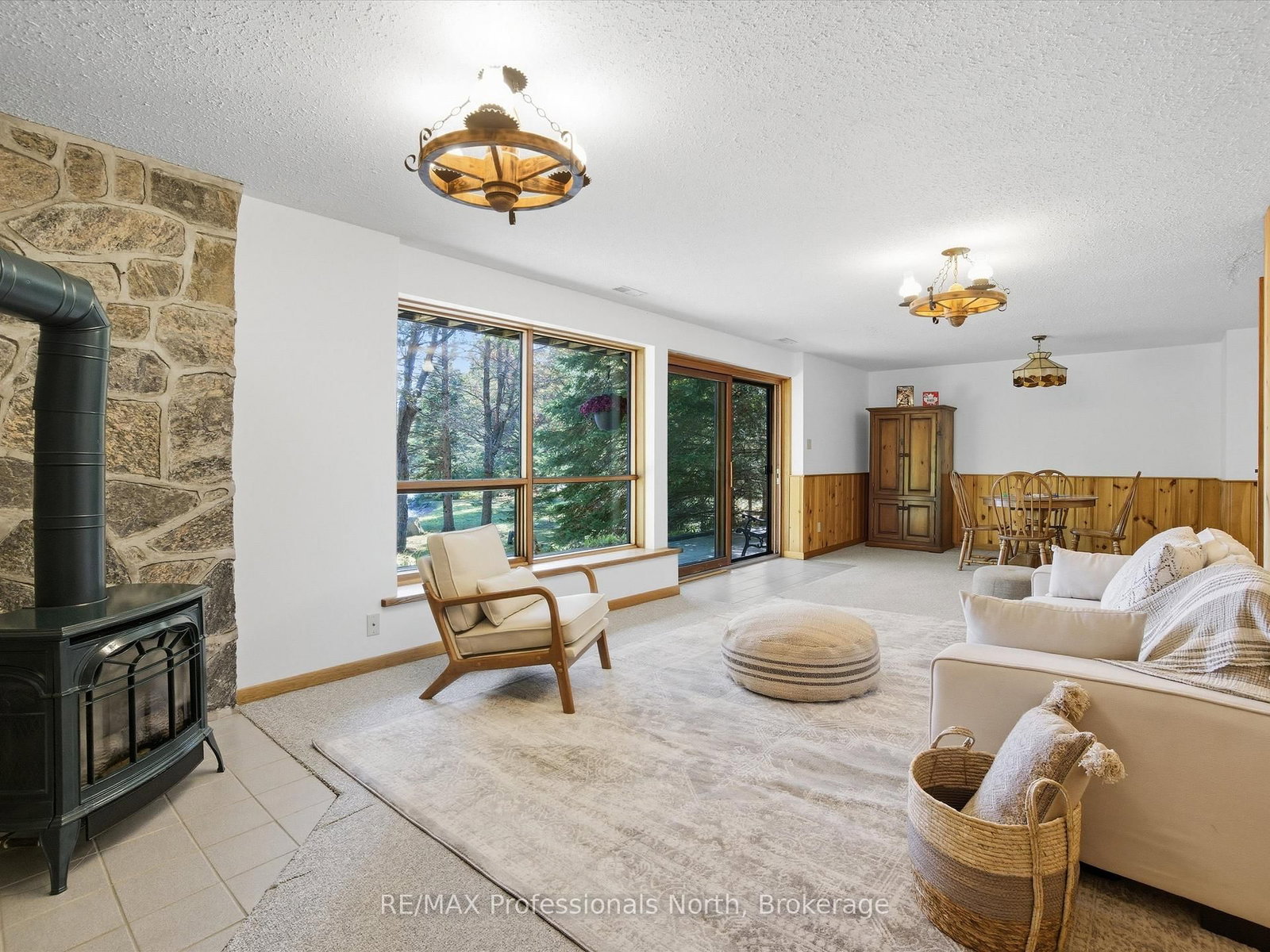 293 OTTER LAKE Road • Huntsville, ON photo 34