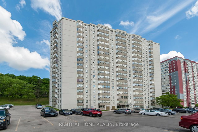 1714 - 35 Green Valley Drive