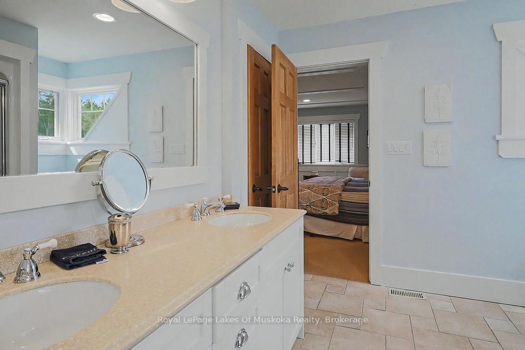 1020 BIRCH GLEN MAPLE COTTAGE week 5 Road • Lake of Bays, ON photo 11