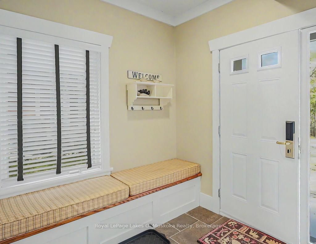 1020 BIRCH GLEN MAPLE COTTAGE week 5 Road • Lake of Bays, ON photo 12