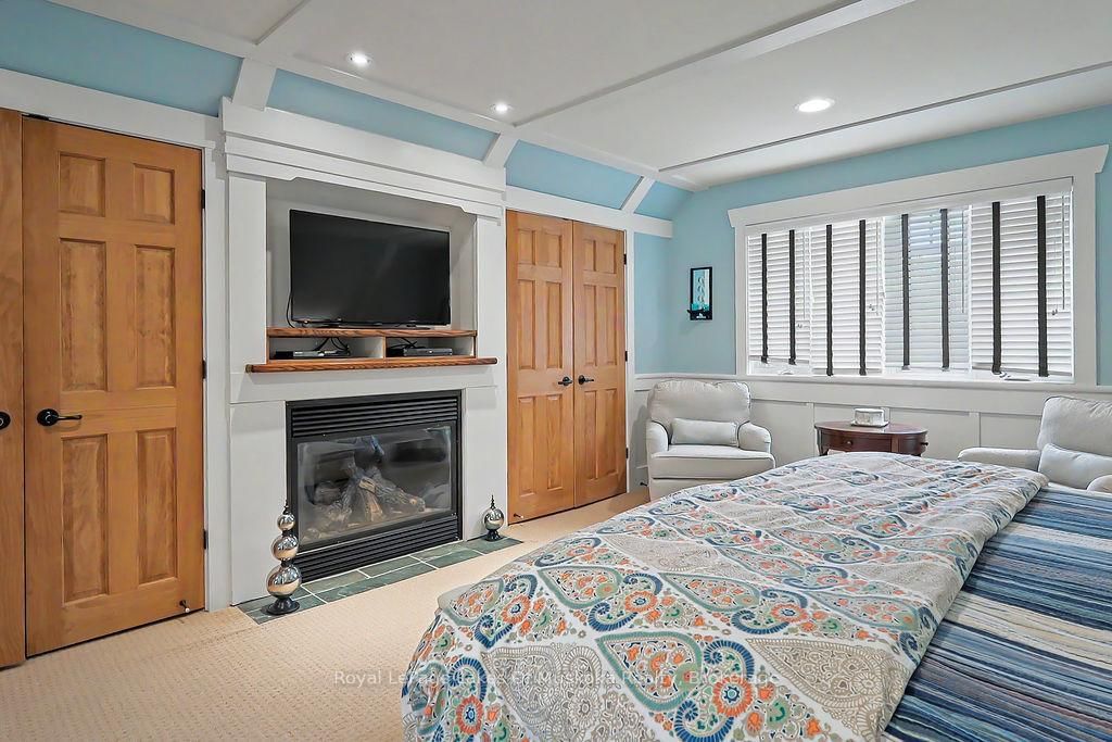 1020 BIRCH GLEN MAPLE COTTAGE week 5 Road • Lake of Bays, ON photo 13
