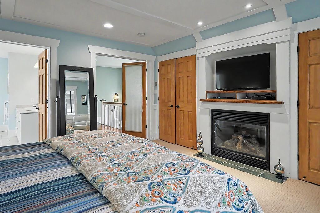 1020 BIRCH GLEN MAPLE COTTAGE week 5 Road • Lake of Bays, ON photo 14