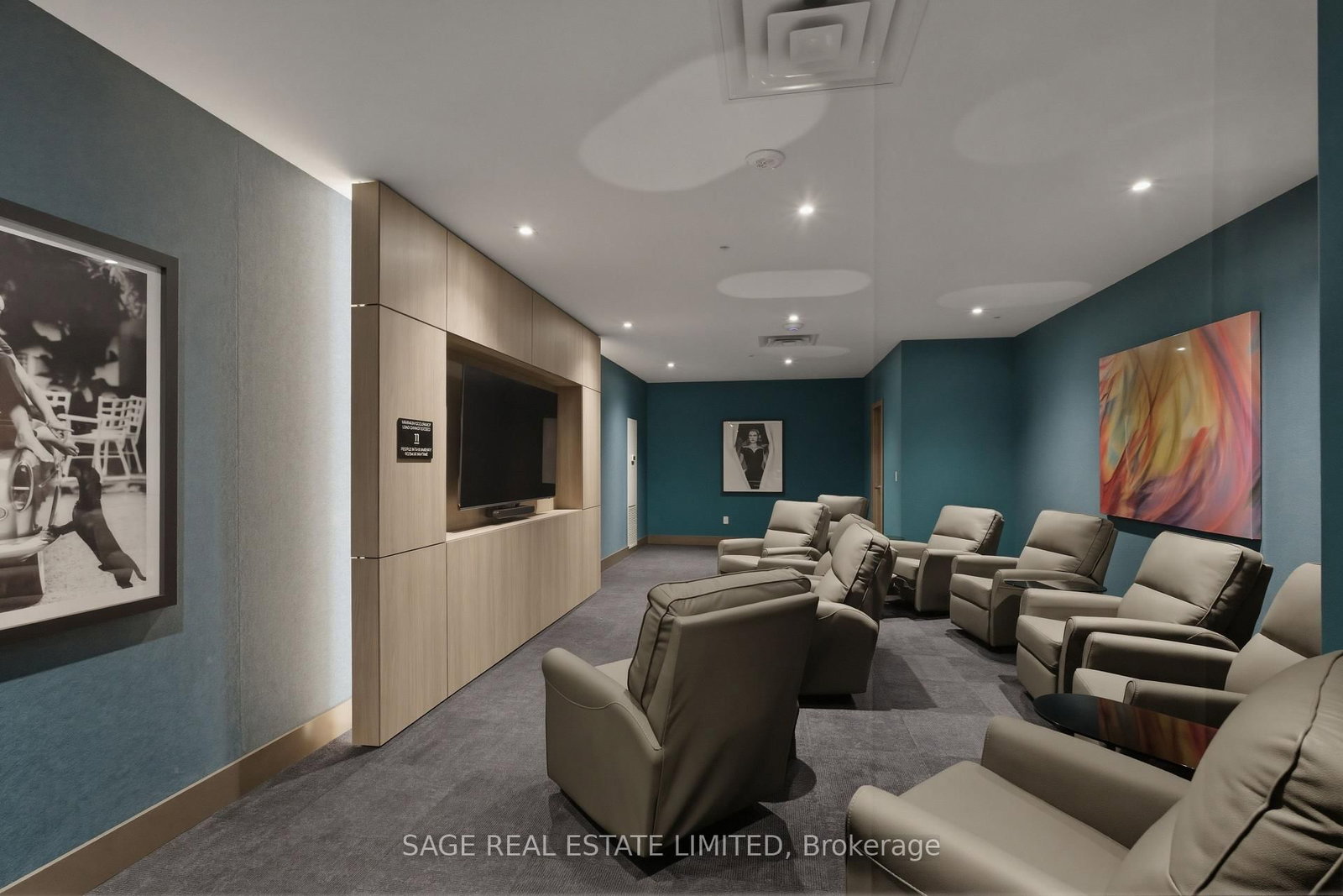 75 James Street S, Unit 1404 - Photo 32