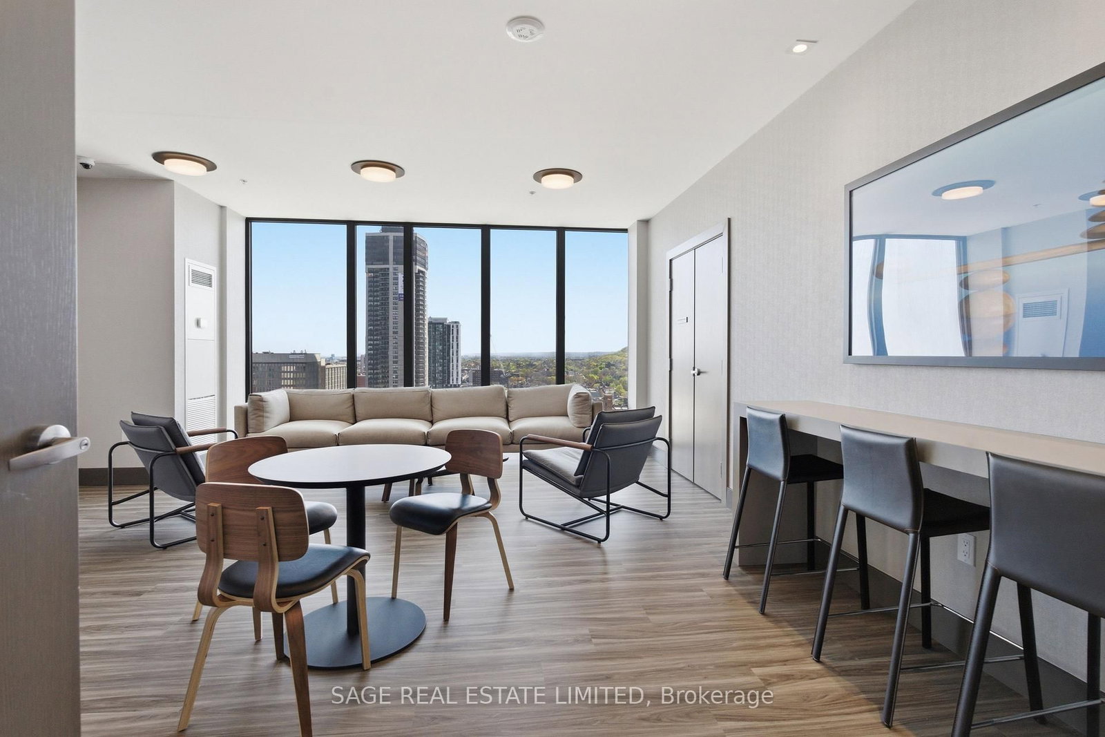 75 James Street S, Unit 1404 - Photo 34