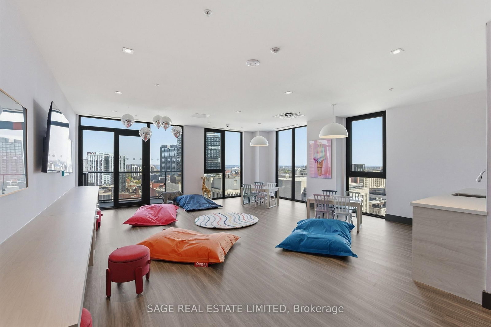 75 James Street S, Unit 1404 - Photo 38