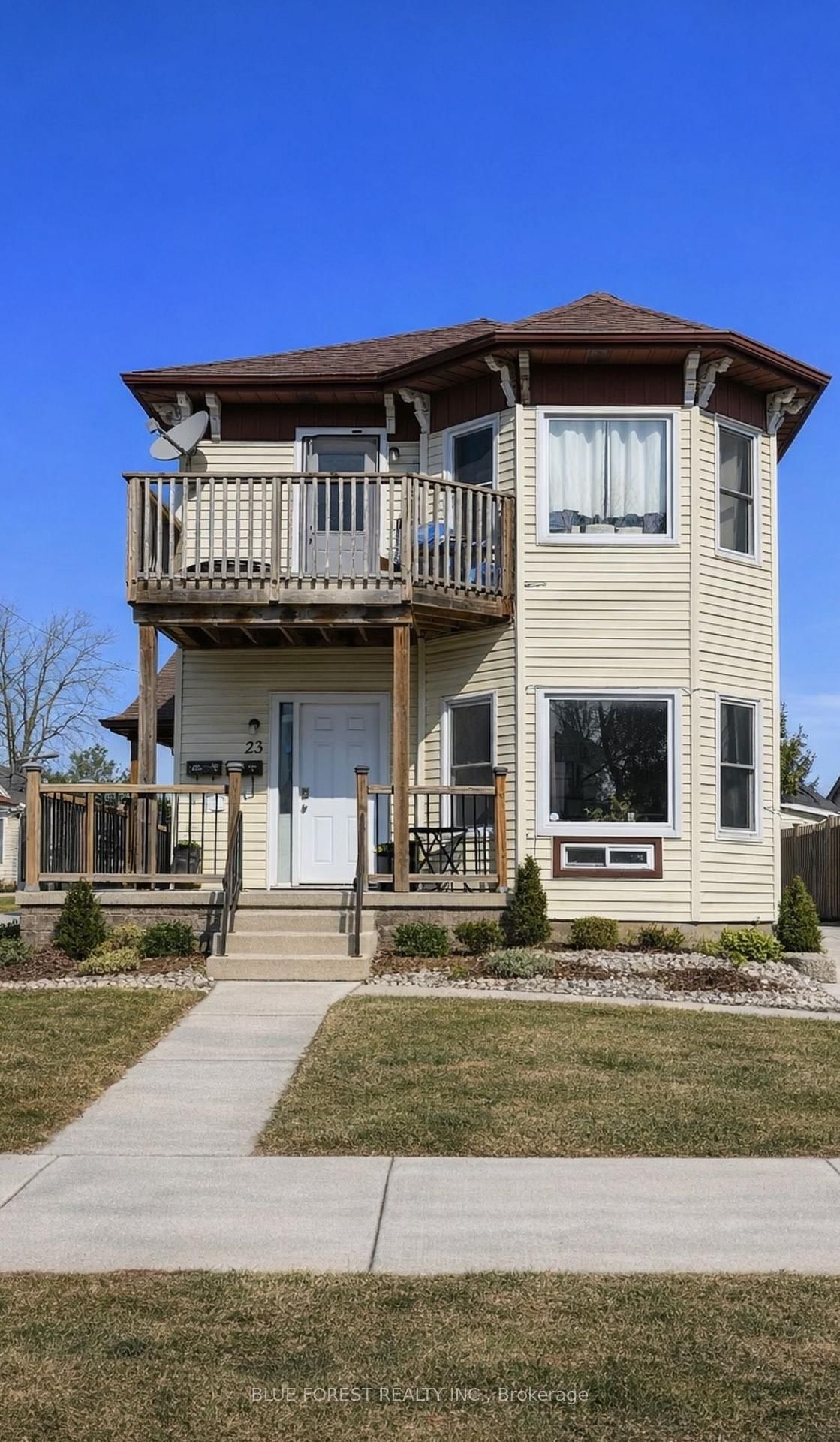 23 Barnes Street • St. Thomas, ON photo 1