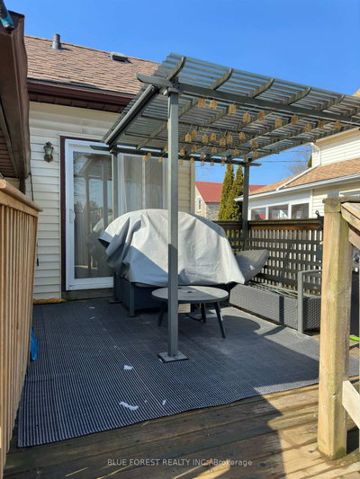 23 Barnes Street • St. Thomas, ON photo 6