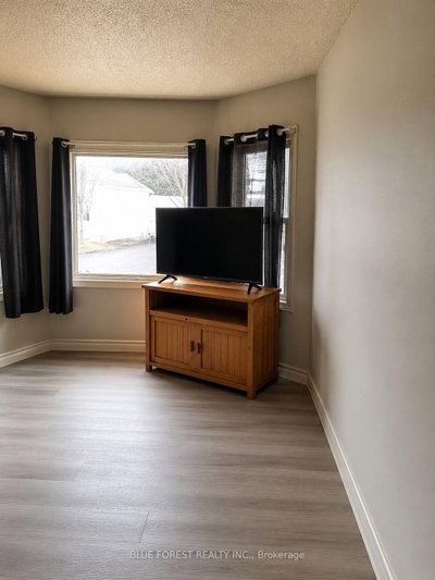 23 Barnes Street • St. Thomas, ON photo 9