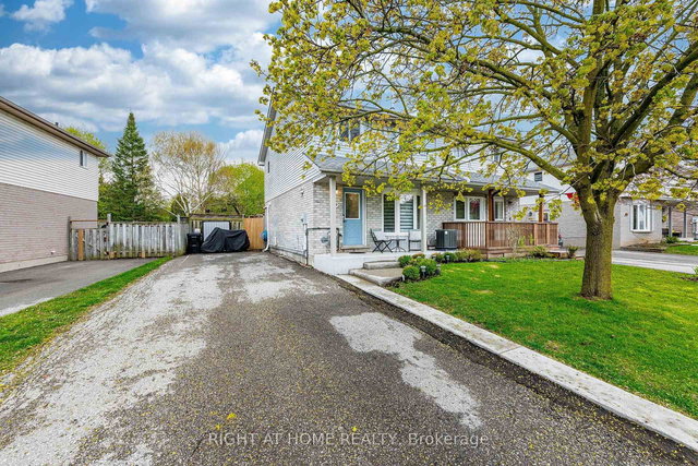 899 Elgin Street N