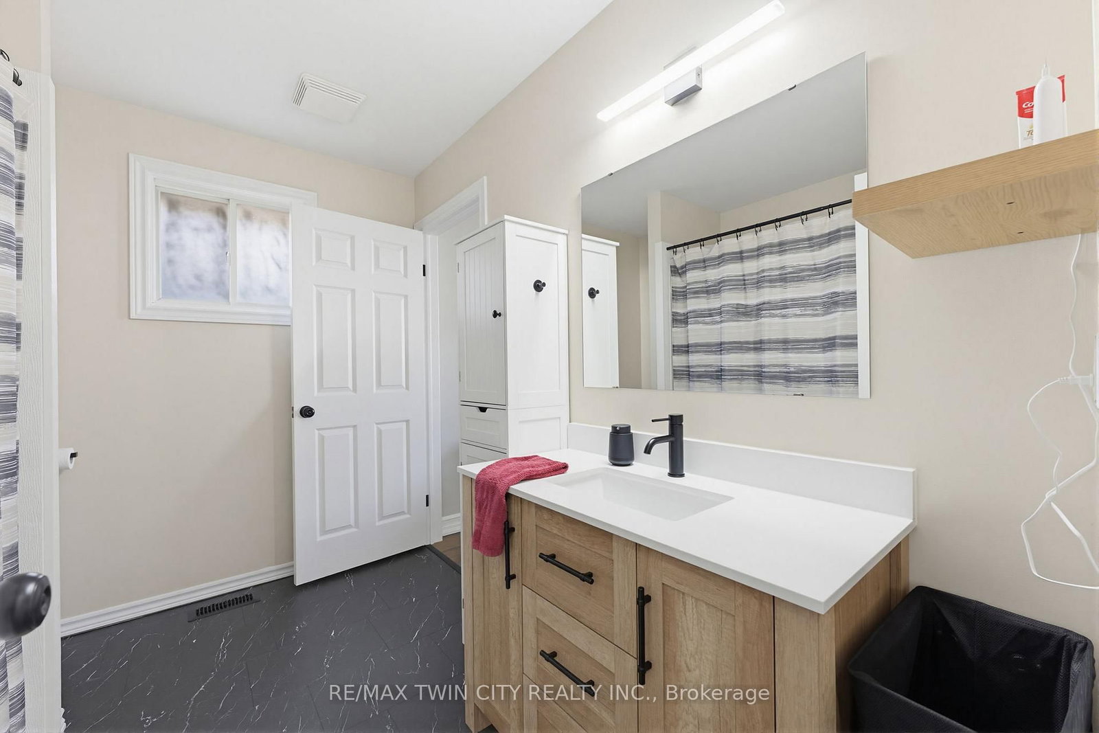 60 St Patrick's Drive • Brantford, ON photo 20