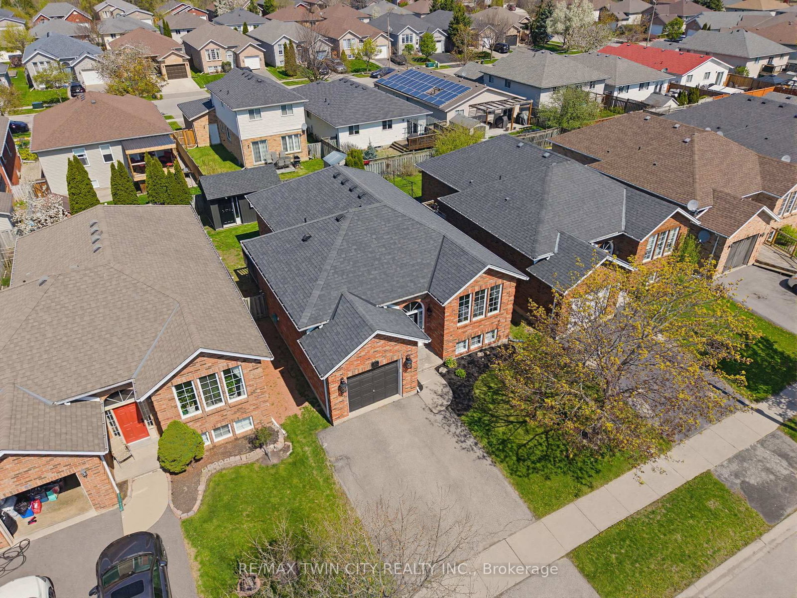 60 St Patrick's Drive • Brantford, ON photo 34