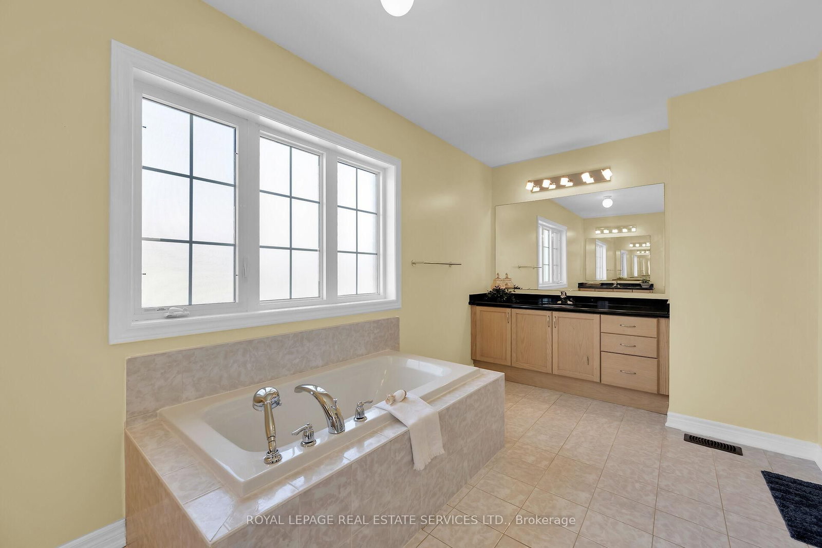 123 Attridge Crescent - Photo 13