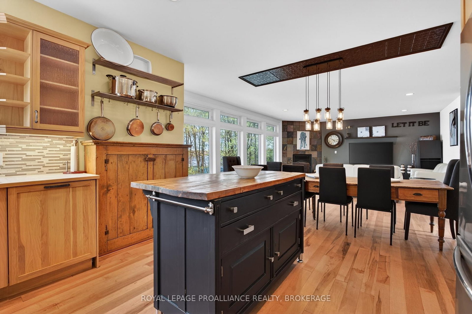 4194C Hiawatha Lane • Battersea, ON photo 13