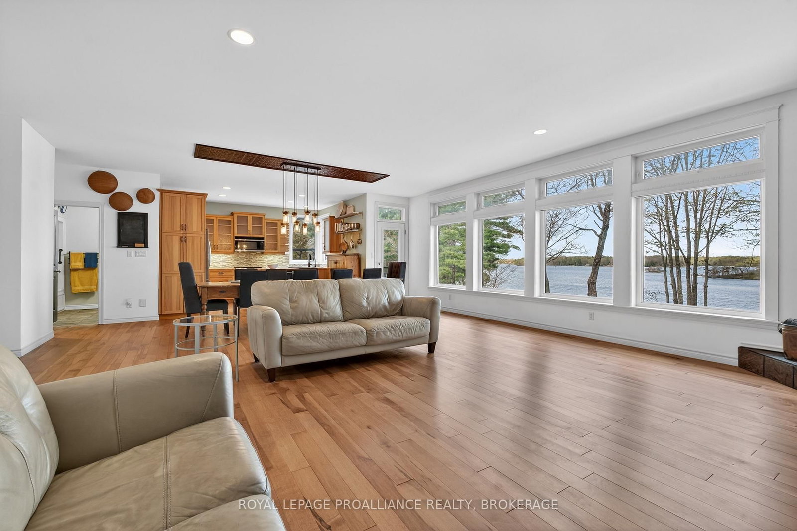 4194C Hiawatha Lane • Battersea, ON photo 9