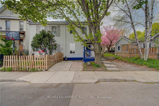 465 MacNab Street N