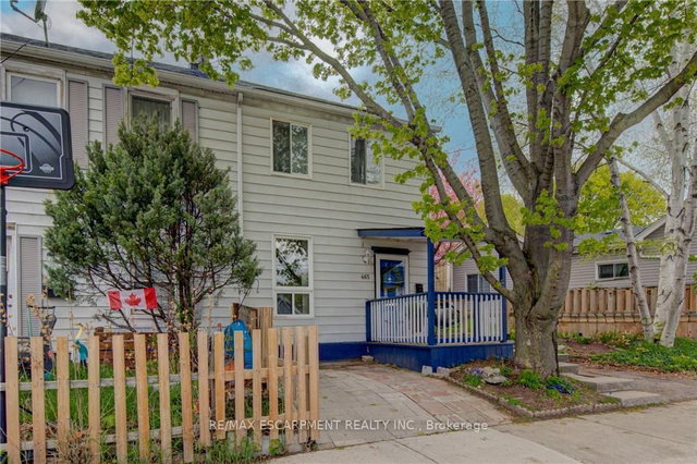 465 MacNab Street N